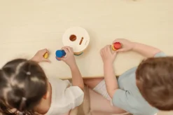 Plantoys Cubo encaja y cae · Hot