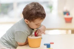 Plantoys Cubo encaja y cae · Hot