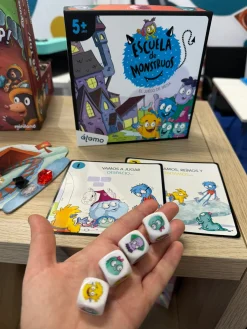 Átomo Games Escuela de monstruos · Átomo Online