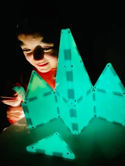 Braintoys Imanix Glow in the Dark 16 piezas · New