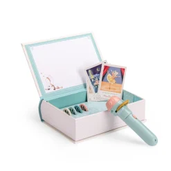 Moulin Roty Libro linterna proyector de cuentos Le Petit ecolé de Dance