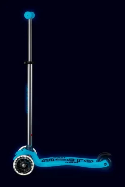Micro Patinete Maxi Deluxe Glow LED · Azul Clearance