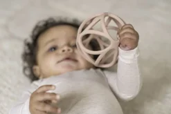 Little Dutch Pelota sensorial silicona rosa · Hot